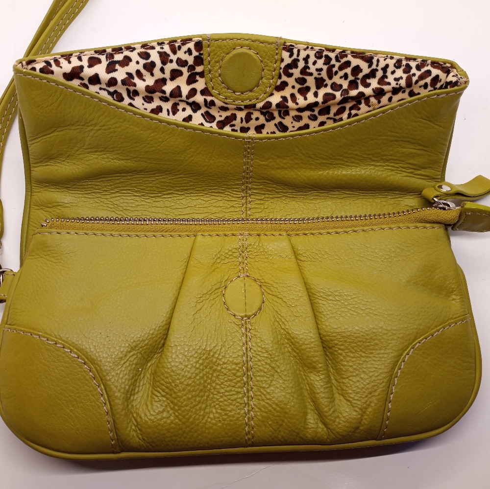 ILI New York Toronto Apple Green Leather Clutch